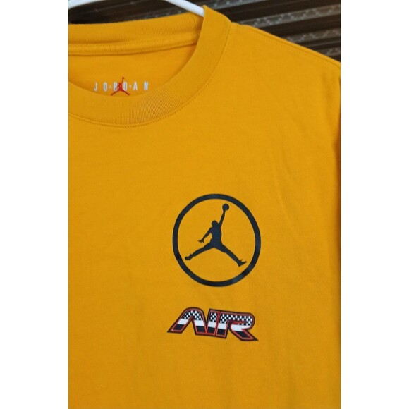Nike Air Jordan Sport DNA T-Shirt Men’s Small Yellow 23 Signature Graphic Retro - Picture 3 of 7